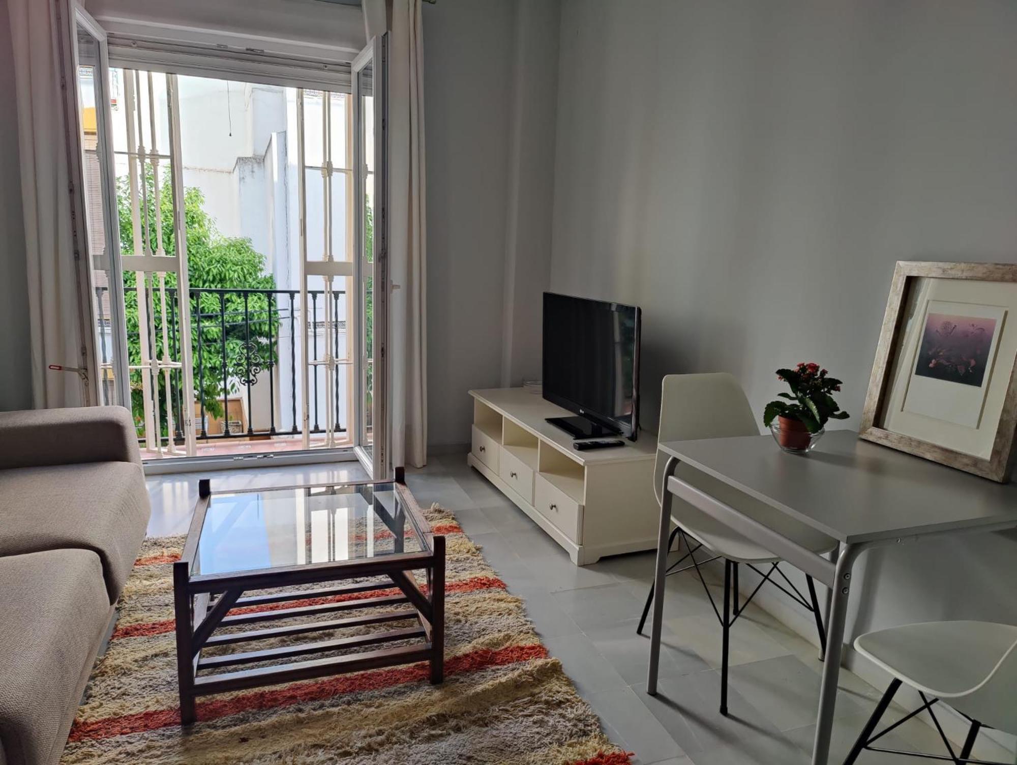 Luminoso Apartamento Exterior Con Balcon Y Patio En Centro Historico Feria-Alameda Siviglia Esterno foto