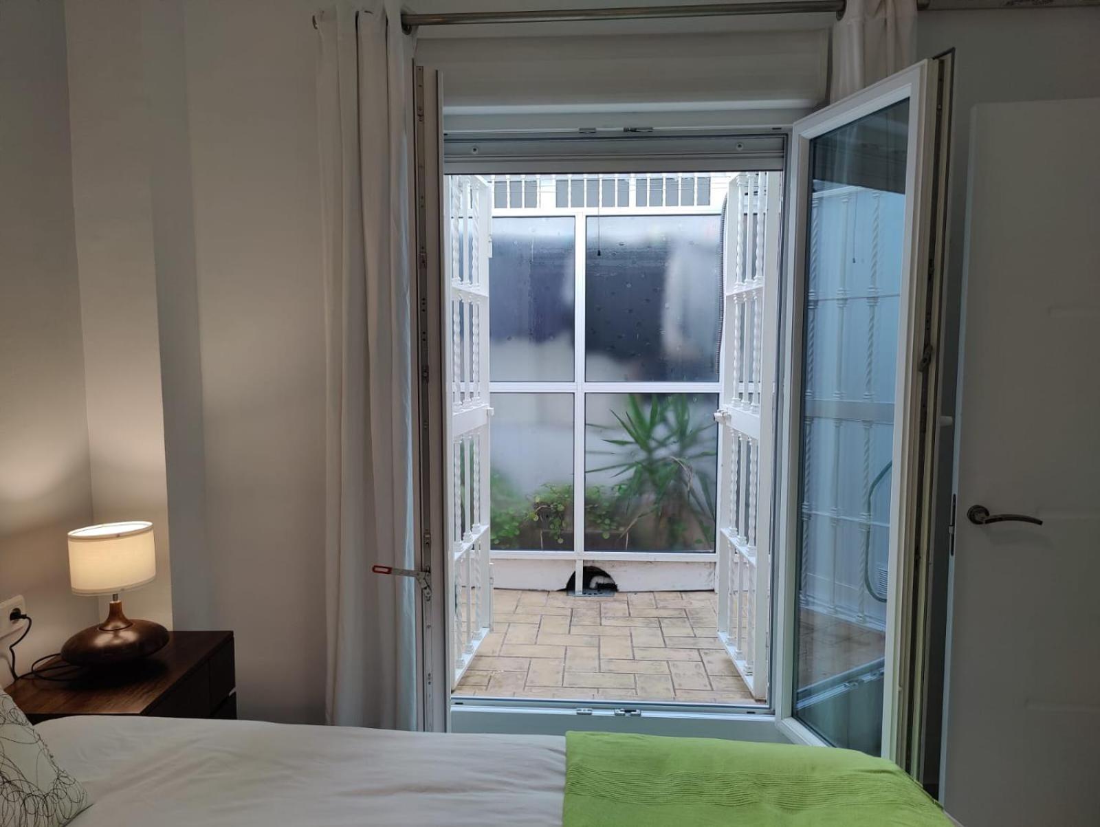 Luminoso Apartamento Exterior Con Balcon Y Patio En Centro Historico Feria-Alameda Siviglia Esterno foto
